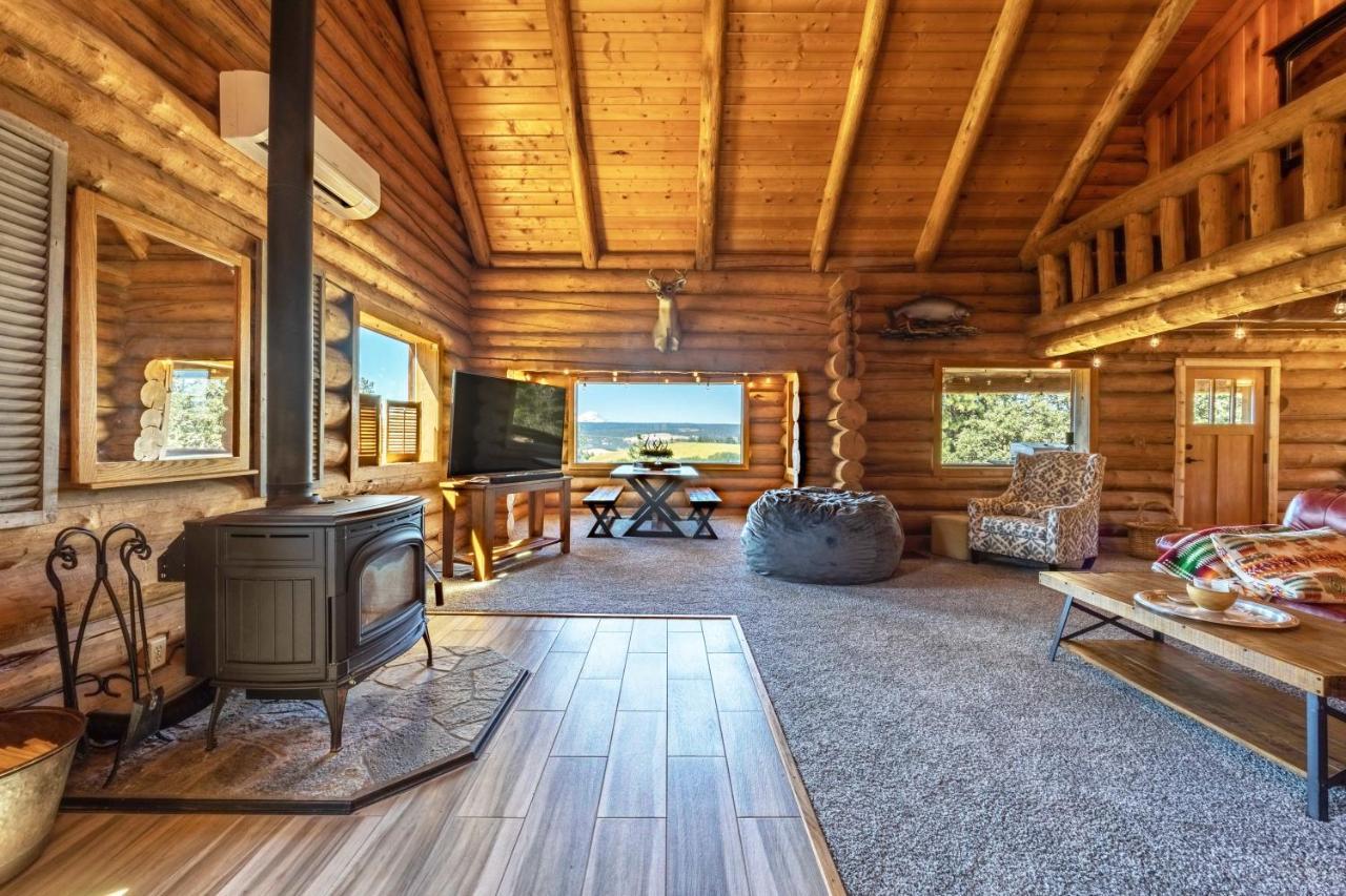 Rowland Log Cabin Home Lyle Экстерьер фото
